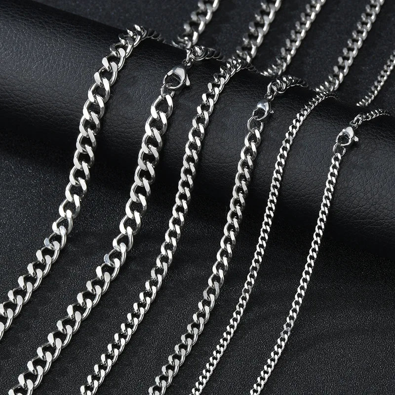 Colar Cubano Masculino em Aço Inoxidável – 3mm
Minimalista, elegante e resistente — este colar cubano de 3mm é o acessório ideal para quem valoriza estilo e durabilidade. Fabricado em aço de titânio inoxidável, é