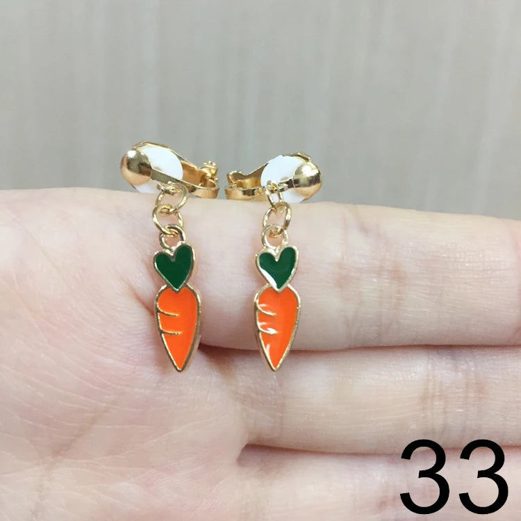 Brincos de Pressão em Forma de Estrela e Lua – Para Meninas
Brincos adoráveis em forma de estrela e lua estilo cartoon, perfeitos para meninas que adoram cor, brilho e diversão!
Sem necessidade de furos – com clip de p