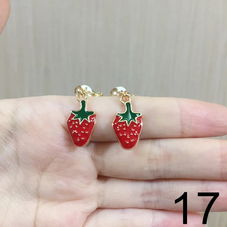 Brincos de Pressão em Forma de Estrela e Lua – Para Meninas
Brincos adoráveis em forma de estrela e lua estilo cartoon, perfeitos para meninas que adoram cor, brilho e diversão!
Sem necessidade de furos – com clip de p