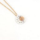 Colar Sol & Lua Celestiais – Par Dourado e Prateado (25mm x 19mm)
Celebra a ligação única entre dois universos com este elegante conjunto de colares "Sol e Lua". Um símbolo perfeito de equilíbrio, conexão e harmonia.