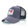 Boné Estilo Trucker Unissexo – Streetwear Premium com Patch Bordado de Tubarão
Dá um toque ousado ao teu look com este boné estilo caminhoneiro, inspirado na moda hip hop urbana.
Com um patch bordado de tubarão e desig