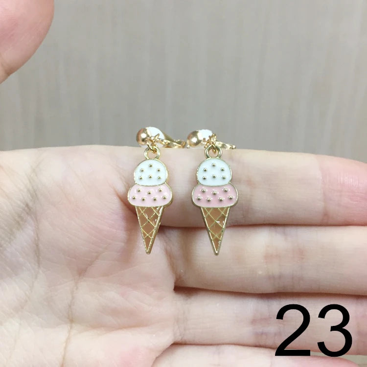 Brincos de Pressão em Forma de Estrela e Lua – Para Meninas
Brincos adoráveis em forma de estrela e lua estilo cartoon, perfeitos para meninas que adoram cor, brilho e diversão!
Sem necessidade de furos – com clip de p