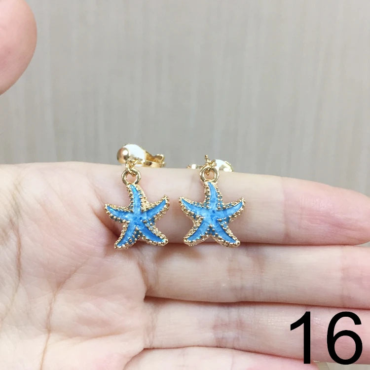 Brincos de Pressão em Forma de Estrela e Lua – Para Meninas
Brincos adoráveis em forma de estrela e lua estilo cartoon, perfeitos para meninas que adoram cor, brilho e diversão!
Sem necessidade de furos – com clip de p
