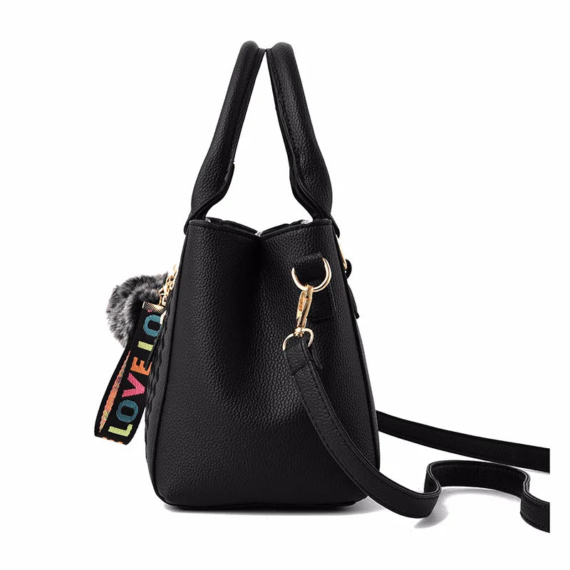 Bolsas de Mensageiro Bordadas para Mulher – Elegância em Couro com Detalhes Exclusivos

Descubra as nossas bolsas de mensageiro em couro, cuidadosamente bordadas à mão, perfeitas para mulheres que valorizam estilo e func