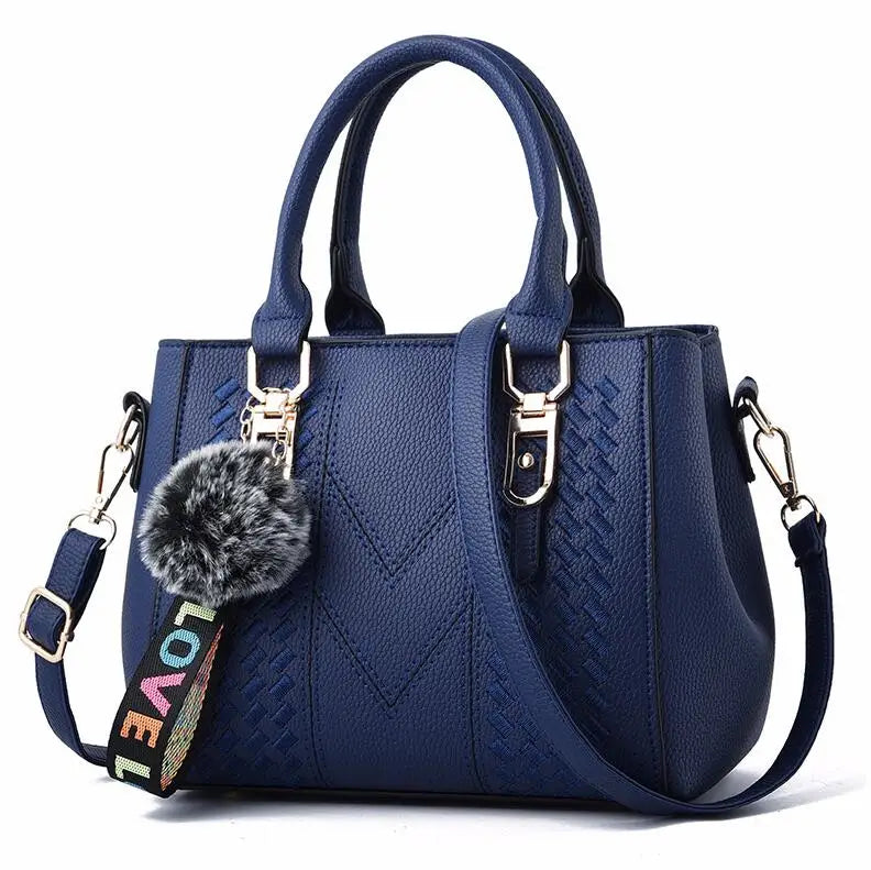 Bolsas de Mensageiro Bordadas para Mulher – Elegância em Couro com Detalhes Exclusivos

Descubra as nossas bolsas de mensageiro em couro, cuidadosamente bordadas à mão, perfeitas para mulheres que valorizam estilo e func