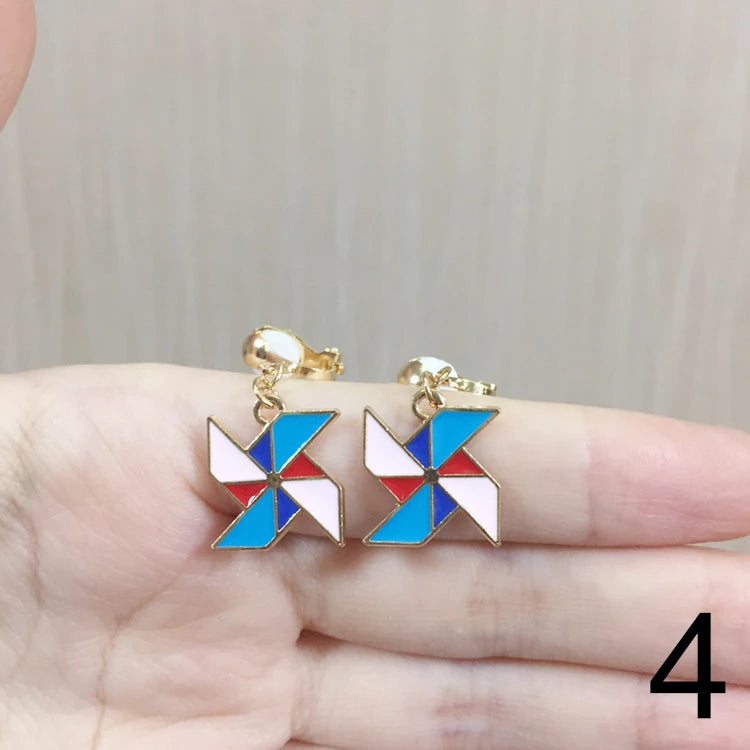 Brincos de Pressão em Forma de Estrela e Lua – Para Meninas
Brincos adoráveis em forma de estrela e lua estilo cartoon, perfeitos para meninas que adoram cor, brilho e diversão!
Sem necessidade de furos – com clip de p