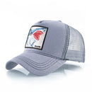 Boné Estilo Trucker Unissexo – Streetwear Premium com Patch Bordado de Tubarão
Dá um toque ousado ao teu look com este boné estilo caminhoneiro, inspirado na moda hip hop urbana.
Com um patch bordado de tubarão e desig