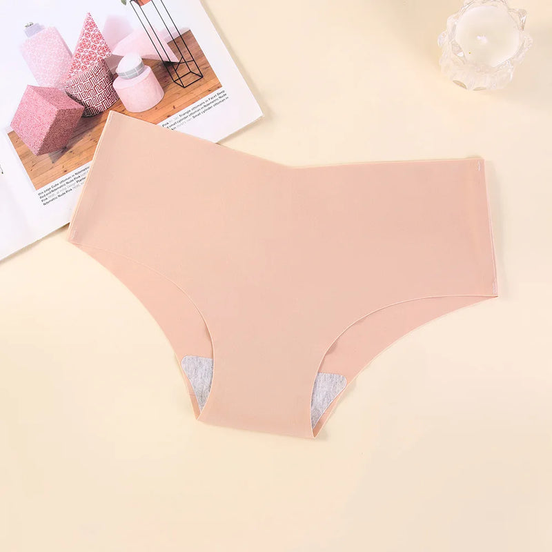 Cuecas Femininas Invisíveis - Conforto Total e Toque de Seda
Cuecas femininas sem costuras, com design invisível sob a roupa, ideais para o dia a dia. Confeccionadas em nylon de seda gelada, proporcionam um toque fresco, ma