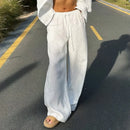 Calças Largas de Linho com Estilo Elegante e Confortável
Descobre o equilíbrio perfeito entre elegância e conforto com estas calças largas de linho para mulher, ideais para os dias quentes e para looks descontraídos, ma