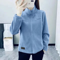 Casaco Polar Feminino Plus Size – Quente, Confortável e Estiloso para o Outono e Inverno
Enfrente os dias frios com estilo e conforto! Este casaco de fleece polar é a escolha ideal para mulheres que valorizam aquecimento,