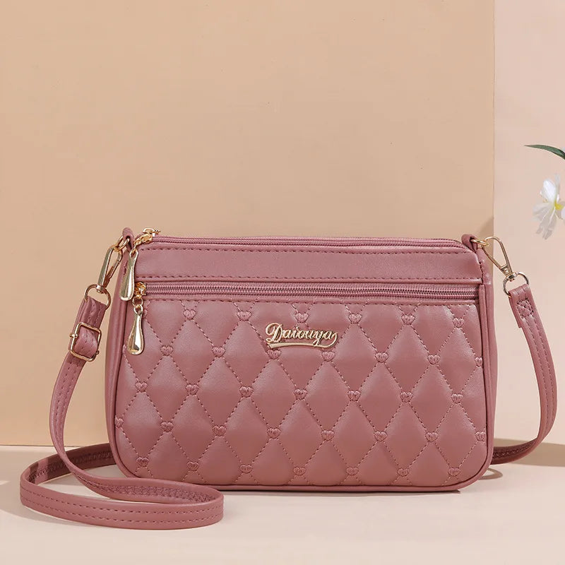 Bolsas de Mensageiro Bordadas para Mulher – Elegância em Couro com Detalhes Exclusivos

Descubra as nossas bolsas de mensageiro em couro, cuidadosamente bordadas à mão, perfeitas para mulheres que valorizam estilo e func