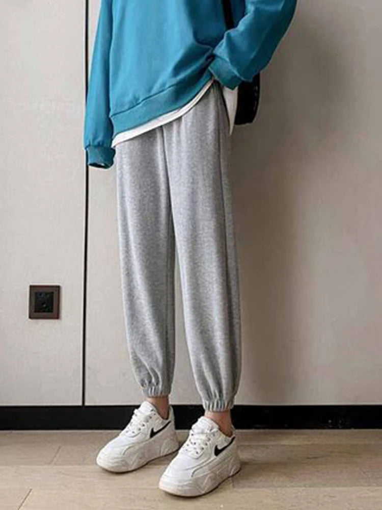 Leggings Térmicas de Inverno Femininas – Conforto e Calor em Qualquer Ocasião
Mantenha-se quente e elegante nos dias frios com estas leggings térmicas forradas a fleece. Feitas com tecido grosso e reforçado, proporciona