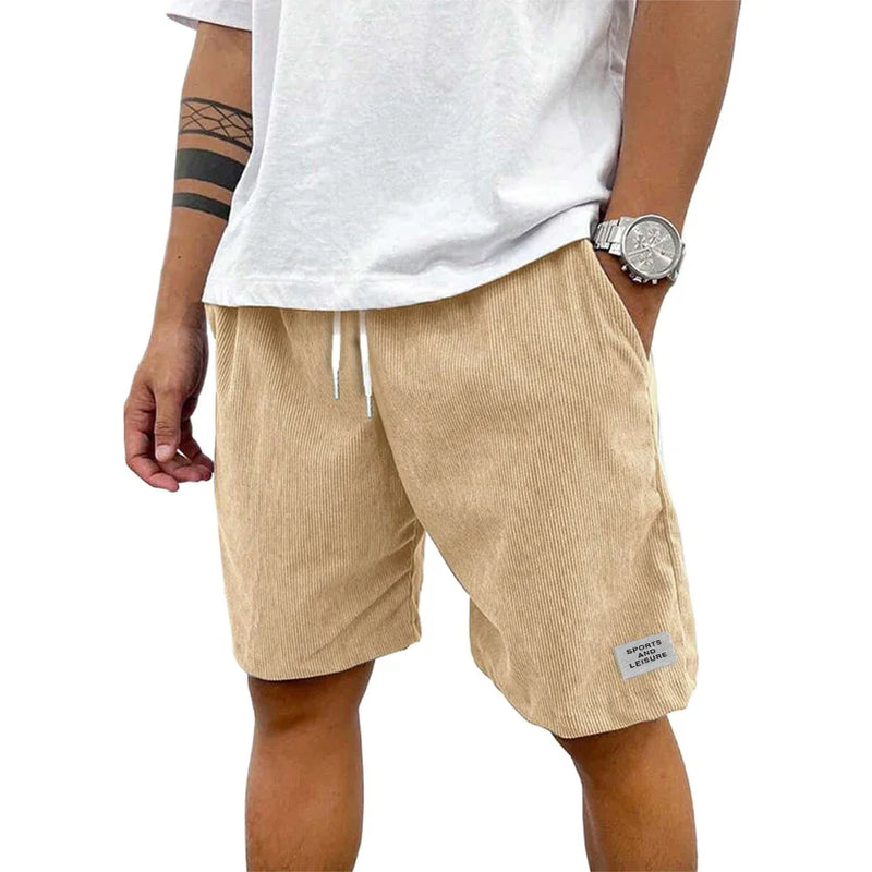 Calções Masculinos em Corduroy Leve – Estilo Casual & Streetwear
Calções versáteis e confortáveis, ideais para quem valoriza estilo e praticidade no dia a dia. Confeccionados em tecido de corduroy leve e respirável,