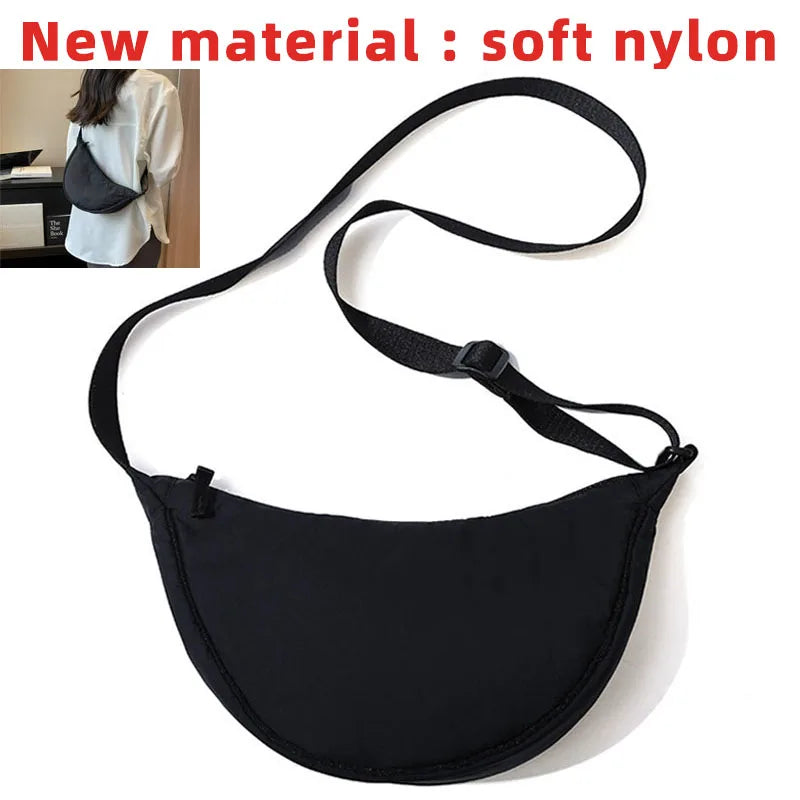 Bolsa Mensageira Feminina em Nylon – Estilo Casual, Grande Capacidade
Descubra a combinação perfeita entre elegância, funcionalidade e conforto com esta bolsa mensageira feminina em nylon de alta qualidade.
Com um design
