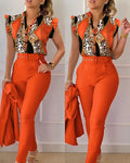 Conjunto Feminino Elegante 2 Peças – Verão Estampado com Decote em V e Calças com Cinto
Atualize o seu guarda-roupa com este conjunto feminino elegante e versátil, perfeito para os dias quentes de verão.
A parte superi