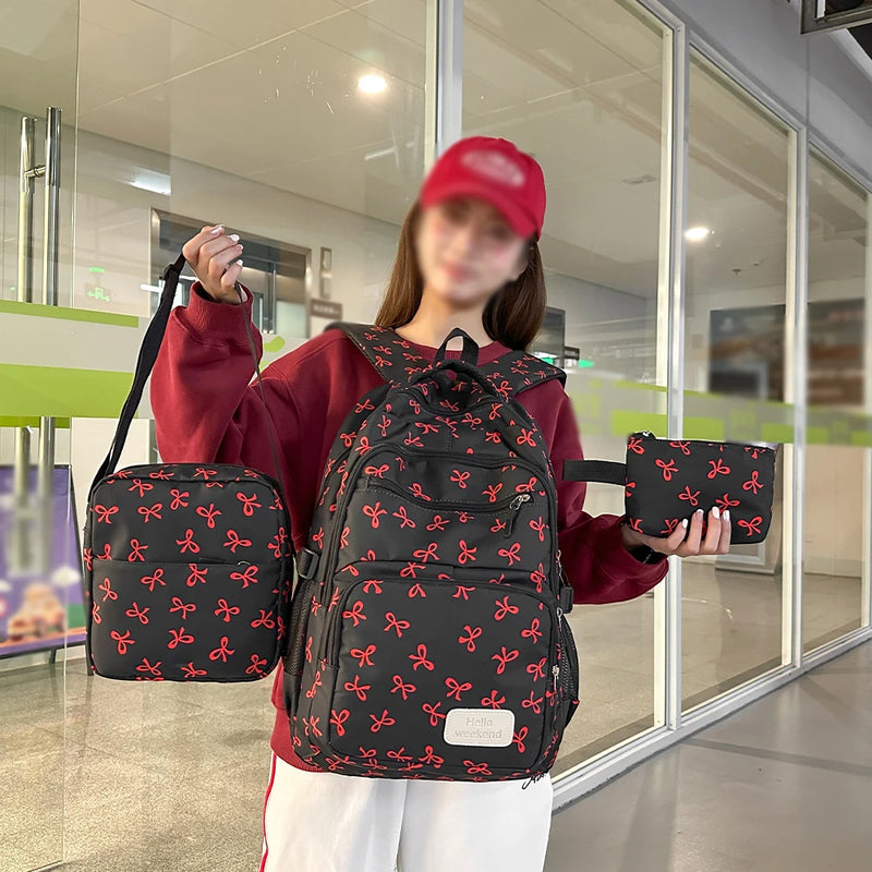 Mochila Feminina Estilo Coreano com Estampa de Laço – Leve, Prática e Elegante | Conjunto de 3 Peças para Uso Escolar e Casual

Descubra a combinação perfeita entre estilo e funcionalidade com esta mochila feminina ins