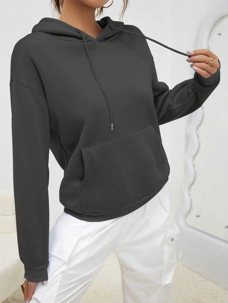 Moletom Feminino Casual Unissexo com Bolso Criativo – Conforto e Estilo Urbano
Destaque-se com este moletom de cor sólida, perfeito para dias mais frescos. Feito em felpa macia e confortável, combina com qualquer look —