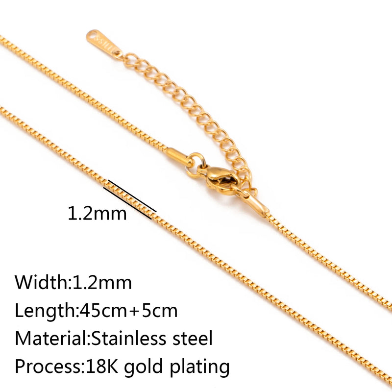 Colar em Aço Inoxidável Dourado 18K – Corrente Ajustável com Design Cruz, Cubana ou Ripple (5 unidades)
Eleve o estilo com este conjunto de colares premium em aço inoxidável, com revestimento PVD em dourado 18K, que ga