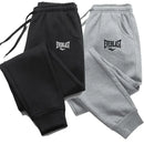 Descubra as novas Calças Jogger EVERLAST, ideais para quem procura versatilidade, conforto e estilo urbano.
Perfeitas para o dia a dia, treinos, caminhadas ou simplesmente relaxar com estilo.