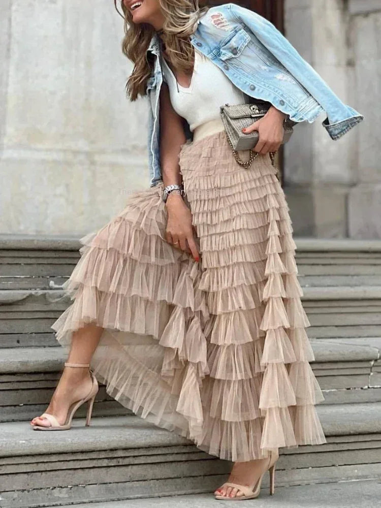 Saia Midi Plissada em Tule – Estilo Boho Elegante 2025
Descubra a elegância leve da Saia Midi Plissada em Camadas, perfeita para mulheres que amam unir conforto e estilo.
Com design boho-chic, tecido em tule macio e corte