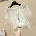Blusa Feminina em Chiffon – Gola em V, Mangas Bufantes, Rosa Pastel
Eleve o seu visual com esta blusa feminina em chiffon, delicada e elegante. Com gola em V cortada, mangas bufantes e um corte curto e moderno, é a peça i