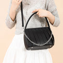 Bolsa de Ombro Pregueada – Estilo Elegante e Compacto
Descubra a elegância prática da nossa Bolsa de Ombro Pregueada Original, ideal para mulheres modernas que valorizam estilo e funcionalidade no dia a dia.
Perfeita como