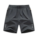 Bermudas e Calças Masculinas com Estilo e Conforto
Descobre a nova coleção de bermudas e calças casuais masculinas, pensadas para homens que valorizam conforto sem abdicar de estilo.
Feitas com tecidos leves como a seda g