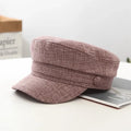 Boné Estilo Militar Feminino – Retrô Inglês em Linho Respirável
Adiciona um toque de elegância vintage ao teu look com este boné estilo militar feminino, inspirado na moda retrô britânica. Fabricado em linho leve e