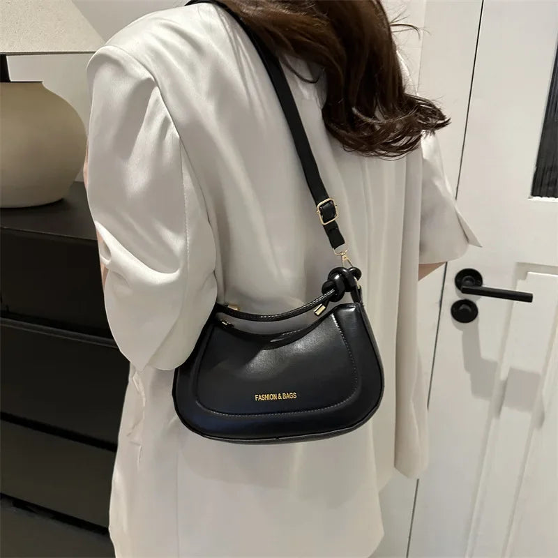 Bolsa de Ombro em Couro PU Macio – Elegância e Versatilidade para o Dia a Dia
Descubra o equilíbrio perfeito entre estilo e funcionalidade com esta bolsa tote feminina em couro PU macio. Com um design moderno e acabament