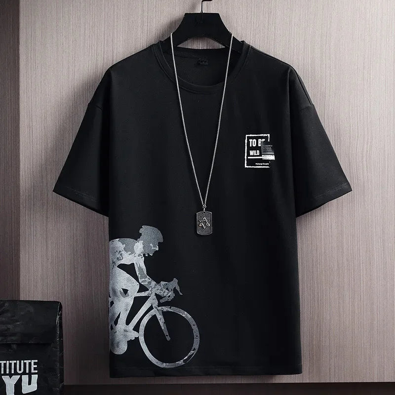 Conjunto Casual Masculino 2 Peças – Camiseta Manga Curta em Seda de Gelo com Estampa Gradient + Shorts Esportivo de Verão

Desfrute do máximo conforto e estilo neste verão com o nosso conjunto masculino casual. A camise