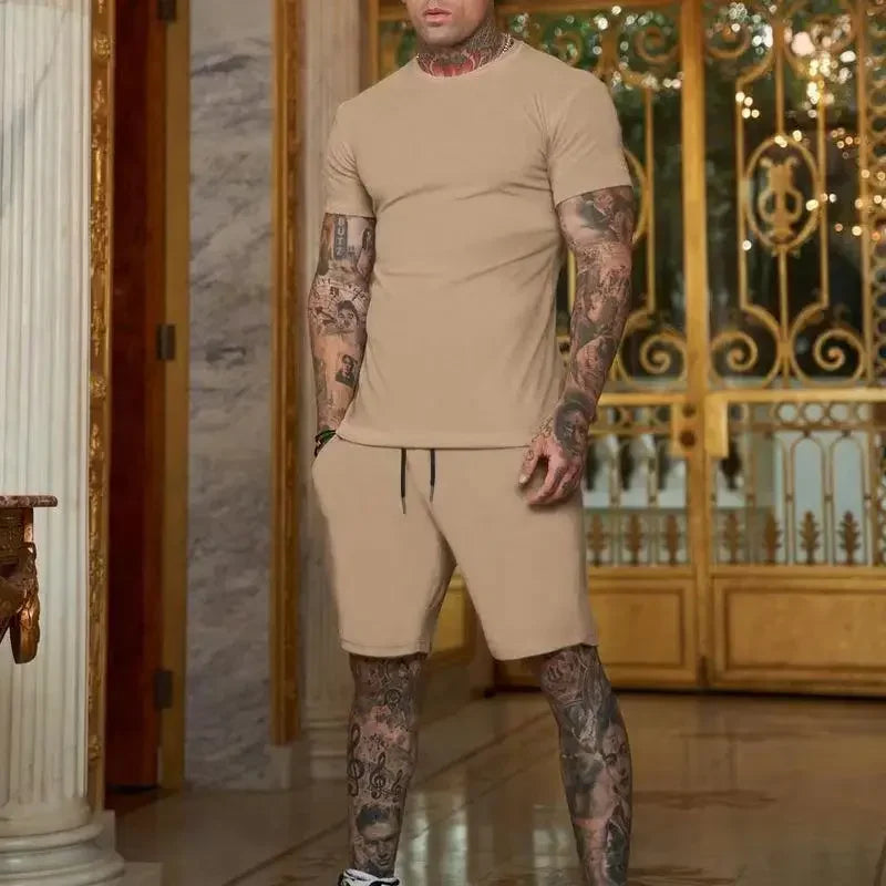 Conjunto masculino de verão 2025 – Camisa de manga curta e calções desportivos
Desenhado para homens ativos, este conjunto combina estilo e conforto com tecidos respiráveis e de secagem rápida. Ideal para os dias quent