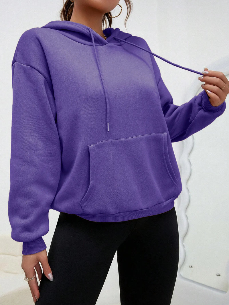 Moletom Feminino Casual Unissexo com Bolso Criativo – Conforto e Estilo Urbano
Destaque-se com este moletom de cor sólida, perfeito para dias mais frescos. Feito em felpa macia e confortável, combina com qualquer look —