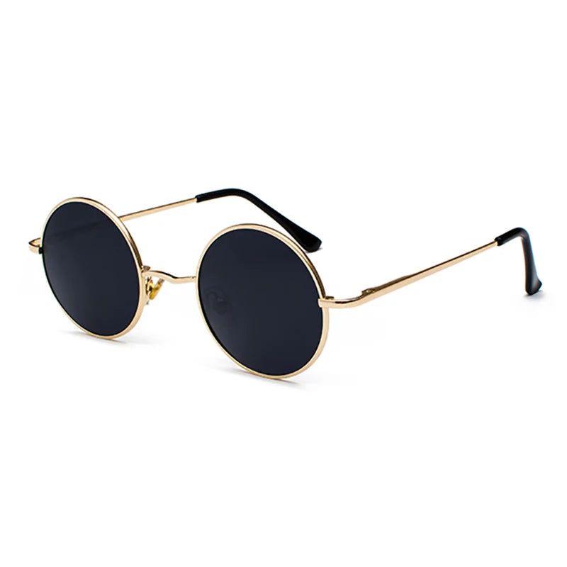 Óculos de Sol Redondos Retro Vintage – Lentes Polarizadas UV400
Design intemporal e cheio de estilo! Estes óculos de sol com armação metálica leve combinam o charme retro com a proteção moderna. Ideais para homens e