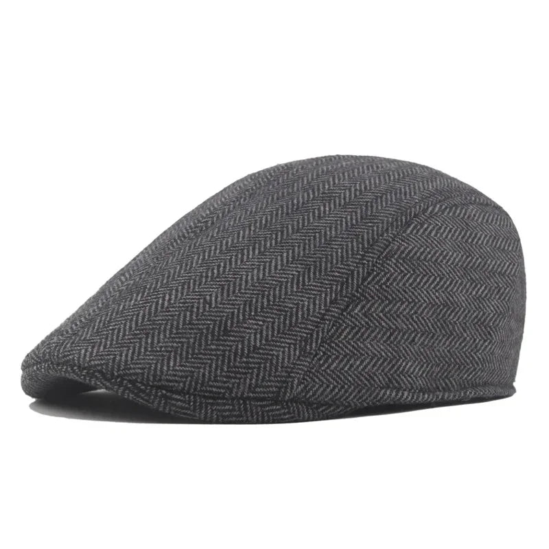 Boina Masculina Clássica em Lã – Estilo Elegante para Outono e Inverno
Eleve o seu estilo com esta boina masculina de alta qualidade, confeccionada em lã premium, ideal para os dias frios de outono e inverno. Com um cort