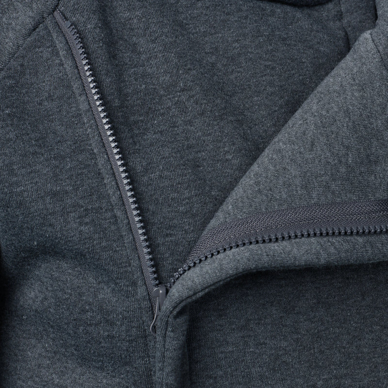 Casaco Masculino com Capuz – Estilo Moderno para Outono/Inverno
Descubra o equilíbrio perfeito entre conforto e estilo com este casaco masculino de cor sólida, ideal para os dias mais frios. Com um design moderno e urbano