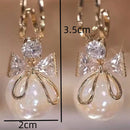 Conjunto de Brincos Femininos com Laço – 2 Peças | Estilo Europeu & Americano
Dá um toque de charme e sofisticação ao teu look com este elegante conjunto de brincos em laço, inspirado nas tendências da moda europeia