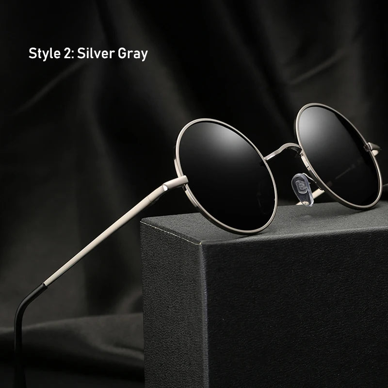 Óculos de Sol Redondos Retro Vintage – Lentes Polarizadas UV400
Design intemporal e cheio de estilo! Estes óculos de sol com armação metálica leve combinam o charme retro com a proteção moderna. Ideais para homens e