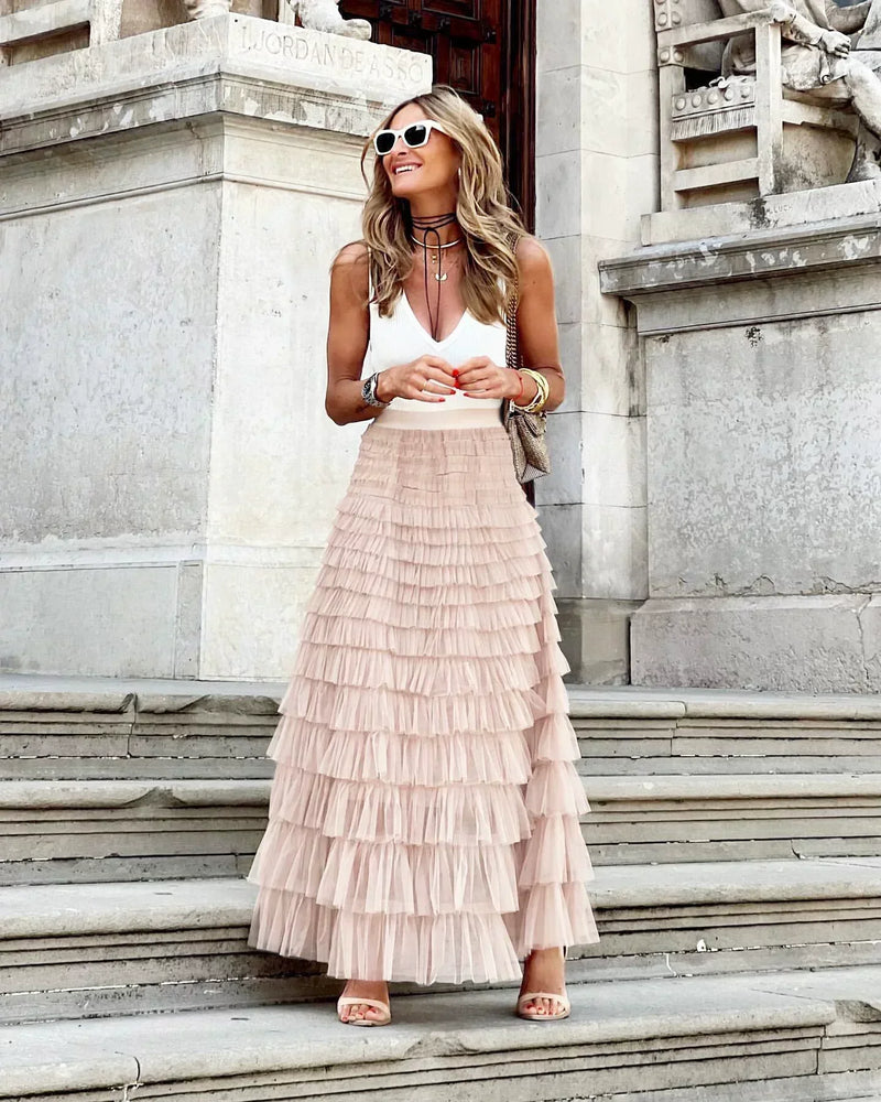 Saia Midi Plissada em Tule – Estilo Boho Elegante 2025
Descubra a elegância leve da Saia Midi Plissada em Camadas, perfeita para mulheres que amam unir conforto e estilo.
Com design boho-chic, tecido em tule macio e corte