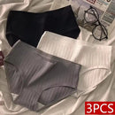 Conjunto de 3 peças – Lingerie feminina confortável e sexy
Descubra o equilíbrio perfeito entre conforto e estilo com este conjunto de 3 peças, que inclui uma calcinha esportiva de algodão macio, um shortinho de cintur