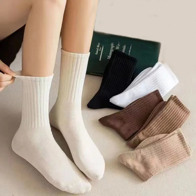 6 Pares de Meias Femininas Primavera/Outono – Comprimento Médio para Botas, Sem Costuras, Estilo Montão e Meias Longas

Desfrute de conforto e estilo com este conjunto de 6 pares de meias femininas, ideais para a primaver