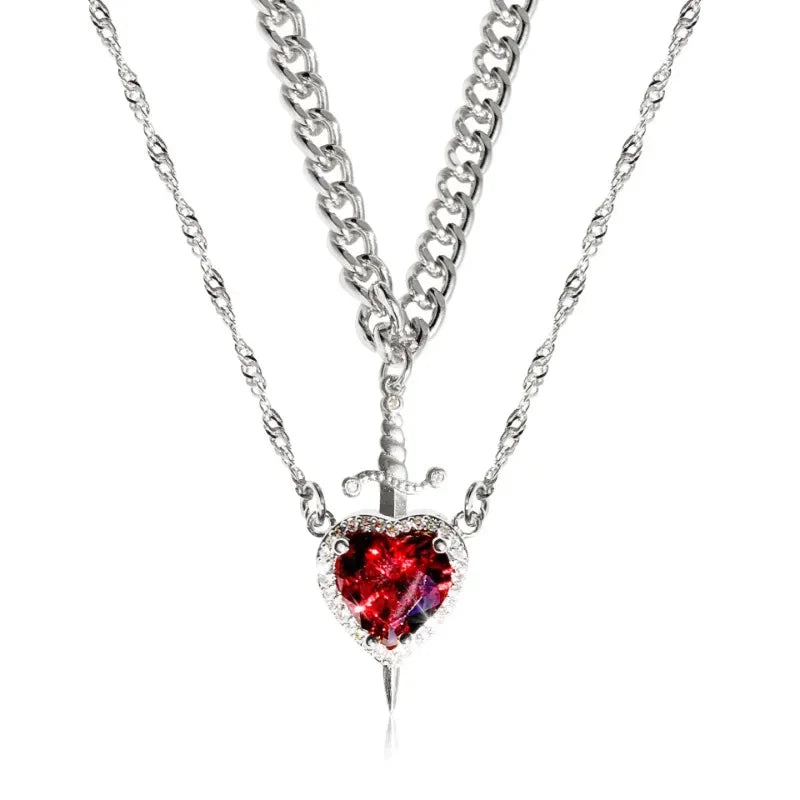 Colar Coração & Espada – Conjunto de Joias para Casal (Colar, Anel e Pulseira)
Descubra o poder do amor e da conexão com este conjunto exclusivo de joias para casais, composto por colar, anel e pulseira. Feito em aço in