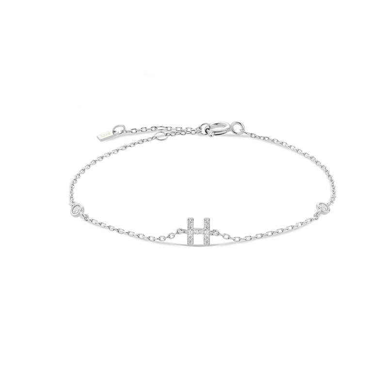Pulseira Personalizada ANDYWEN com Inicial – Prata Esterlina 925 & Banho de Ouro
Descubra a elegância da joalharia personalizada com a pulseira ANDYWEN — uma peça sofisticada em prata esterlina 925 com banho de ouro bri
