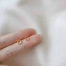 Brinco Pequeno Estrela em Prata 925 – Elegância Delicada para o Dia a Dia

Descubra a simplicidade sofisticada deste brinco pequeno em formato de estrela, feito em prata 925 de alta qualidade. Ideal para quem procura um ac