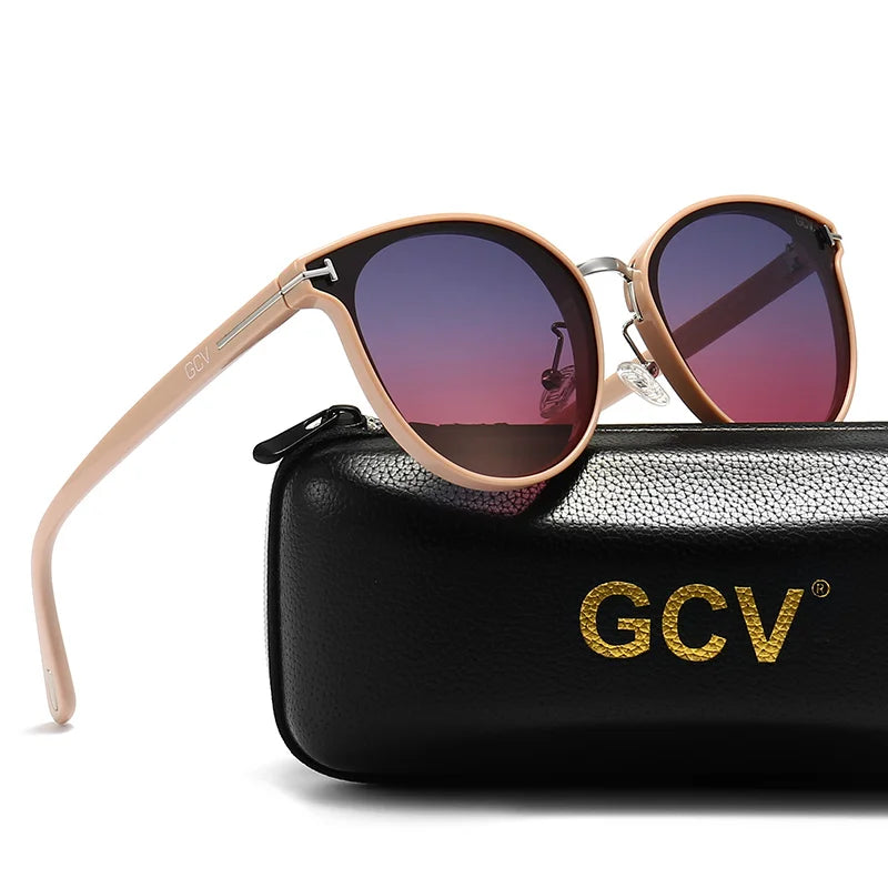 Óculos de Sol Femininos GCV 2025 – Estilo Gatinho, Luxo & Leveza
Descubra os óculos de sol polarizados GCV 2025, com design em estilo gatinho que combina elegância, moda e proteção. Criados para mulheres que valorizam