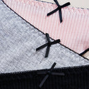 Conjunto 3 Tangas Femininas – Cintura Baixa | Algodão Confortável
Descubra o equilíbrio perfeito entre conforto e sensualidade com este conjunto de 3 tangas femininas em algodão.
Com design de cintura baixa, ajuste perf