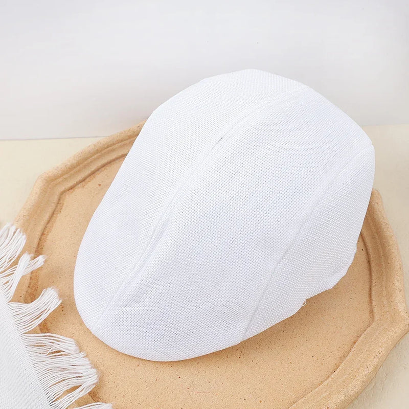 Boina Masculina Estilo Britânico – Primavera/Verão
Um clássico que nunca sai de moda! Esta boina masculina em estilo britânico retro é perfeita para os dias mais quentes da primavera e verão.
