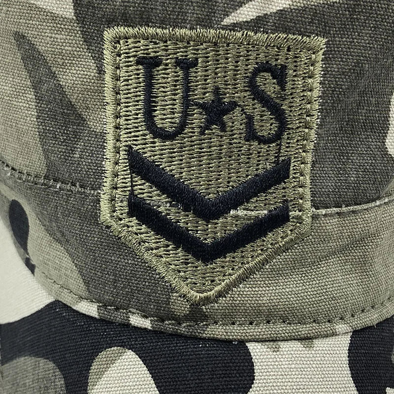 Boné Masculino Estilo Urbano – Trucker | Snapback | Camuflado
Destaque o seu estilo com este boné masculino versátil e moderno, ideal para compor looks casuais, urbanos ou desportivos. Com design tipo trucker, modelo fla