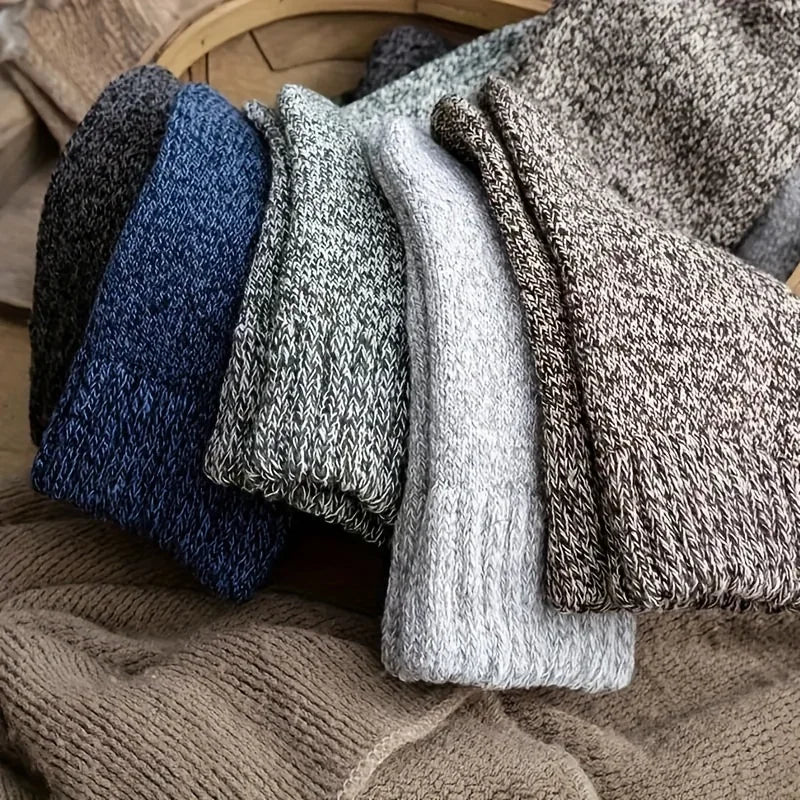 Pack 3 Pares de Meias Masculinas de Inverno – Quentes, Grossas e Confortáveis
Mantenha os pés quentes e confortáveis nos dias mais frios com este pack de 3 pares de meias térmicas masculinas, perfeitas para o inverno. F