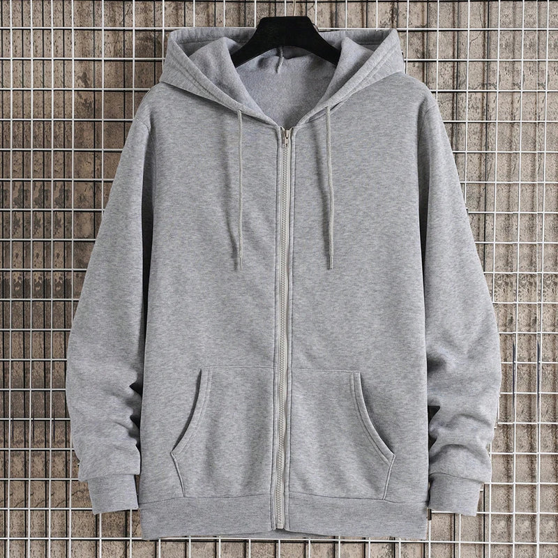 Sweatshirts Masculinas com Capuz – Estilo Urbano para o Outono
Descobre os casacos ideais para os dias frescos!
Estes sweats com capuz e fecho de correr combinam conforto, estilo e praticidade.
Com um corte solto e urbano,