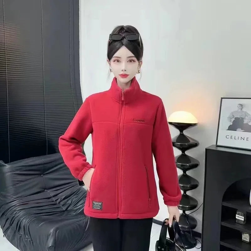 Casaco Polar Feminino Plus Size – Quente, Confortável e Estiloso para o Outono e Inverno
Enfrente os dias frios com estilo e conforto! Este casaco de fleece polar é a escolha ideal para mulheres que valorizam aquecimento,